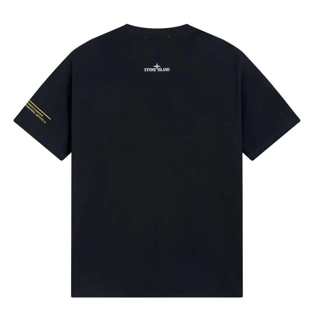 W621#P110💰 [Stone lsland/Stone Island summer new short-sleeved T-shirt with flame compass print on the chest] ⚠️[Original creation with high control of details] - Made of 260 grams of combed cotton with 32-count double yarn, soft and comfortable to the touch, sweat-absorbent and breathable. - Simple, basic and versatile style, original quality, the first choice for couples. - Made in a large factory, four needles and five threads on the shoulder, neatly arranged, high quality workmanship. - Same style for men and women. Very versatile, one piece for everyone, details are clearly visible. Color: Black White Size: M L
